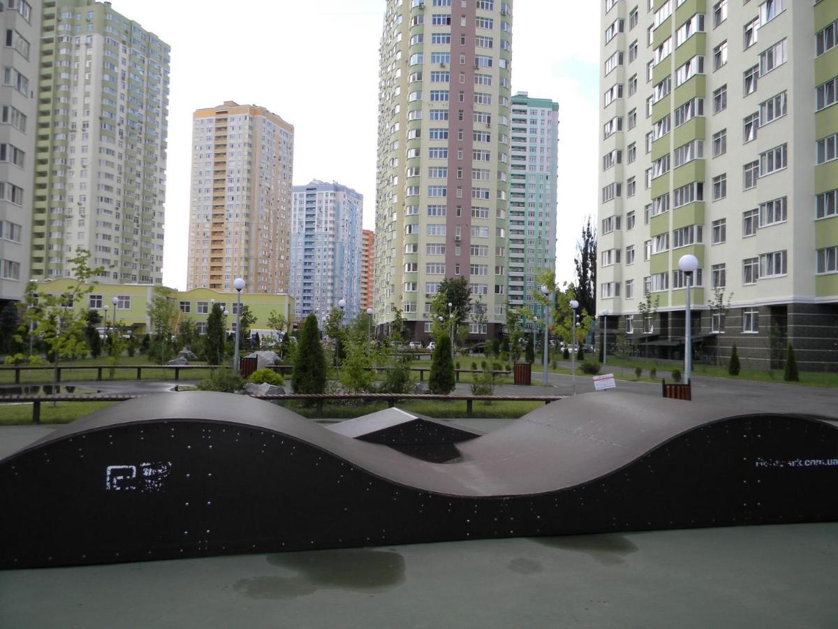 Квартира Парковые Озера Apartamento Kiev Exterior foto